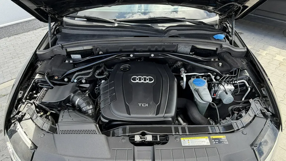 AUDI Q5 -