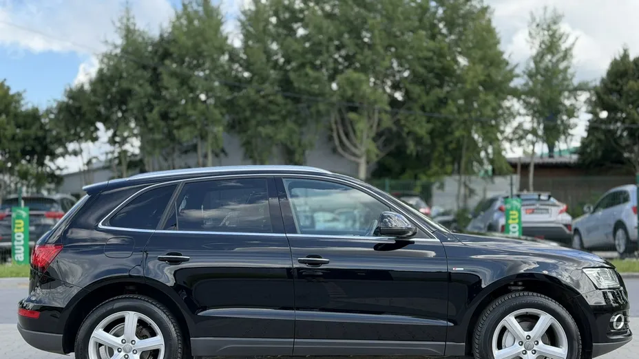AUDI Q5 -