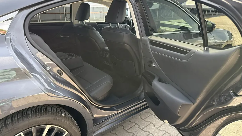 LEXUS ES -