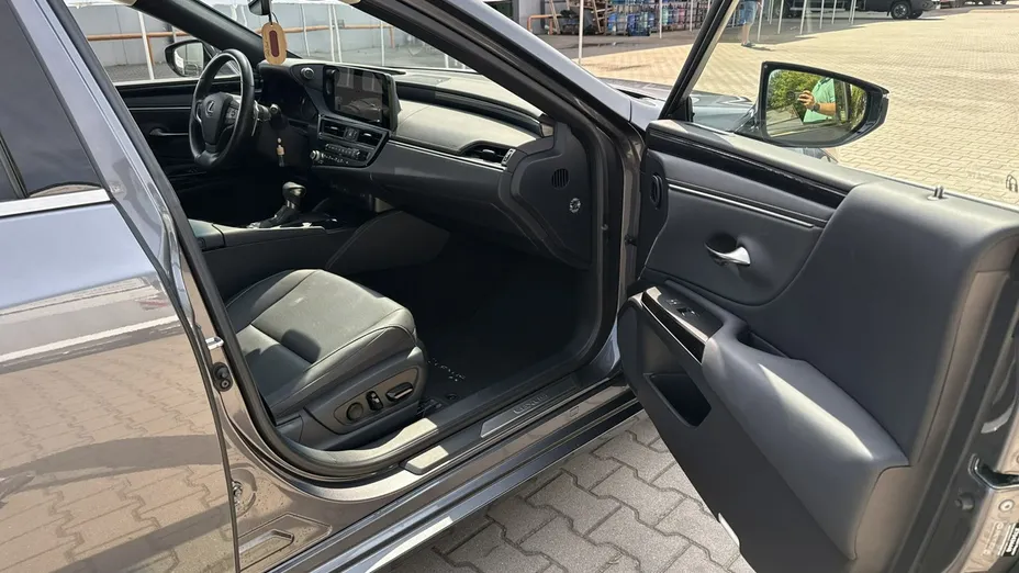 LEXUS ES -