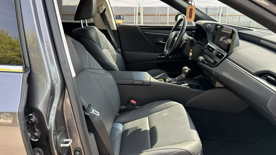 LEXUS ES -