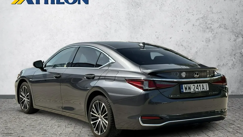 LEXUS ES -