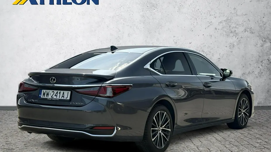 LEXUS ES -