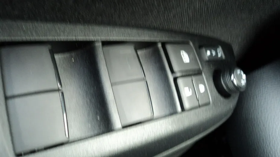MAZDA 2 Hybrid -