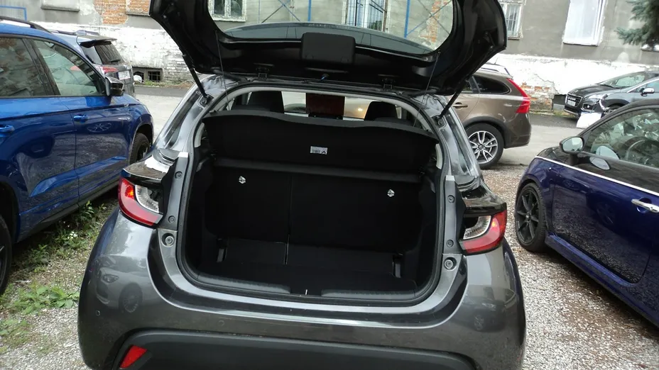 MAZDA 2 Hybrid -