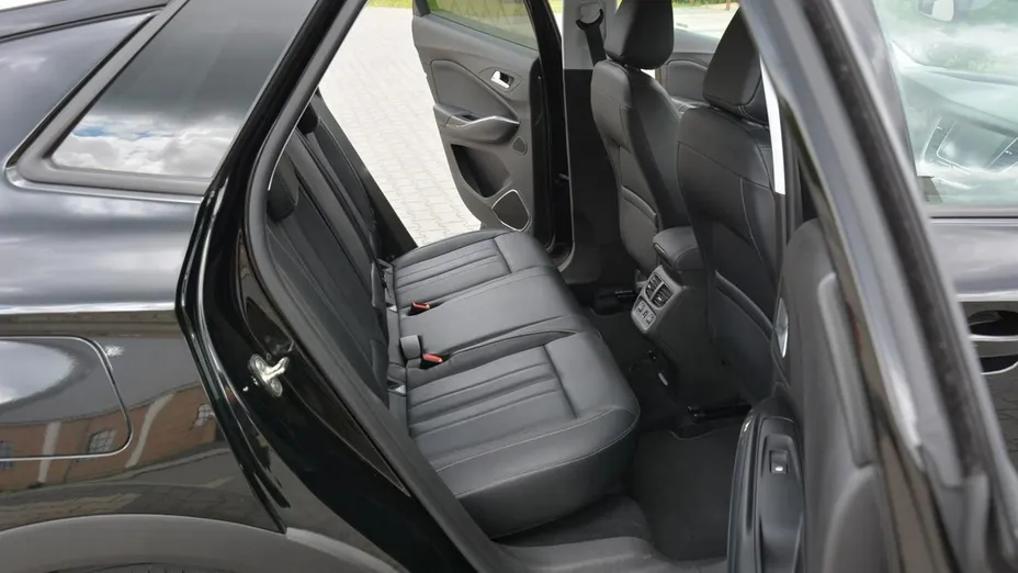 OPEL Grandland X -