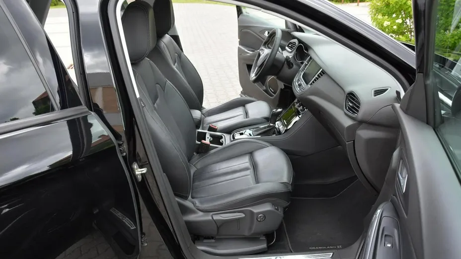 OPEL Grandland X -