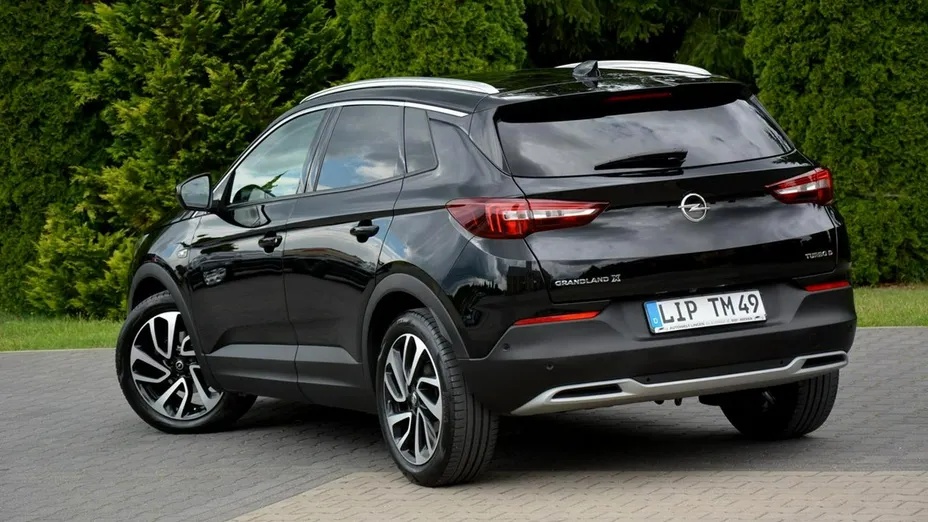 OPEL Grandland X -
