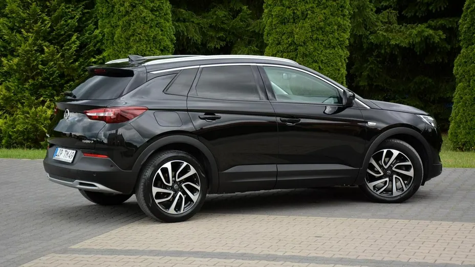 OPEL Grandland X -