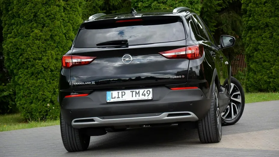 OPEL Grandland X -