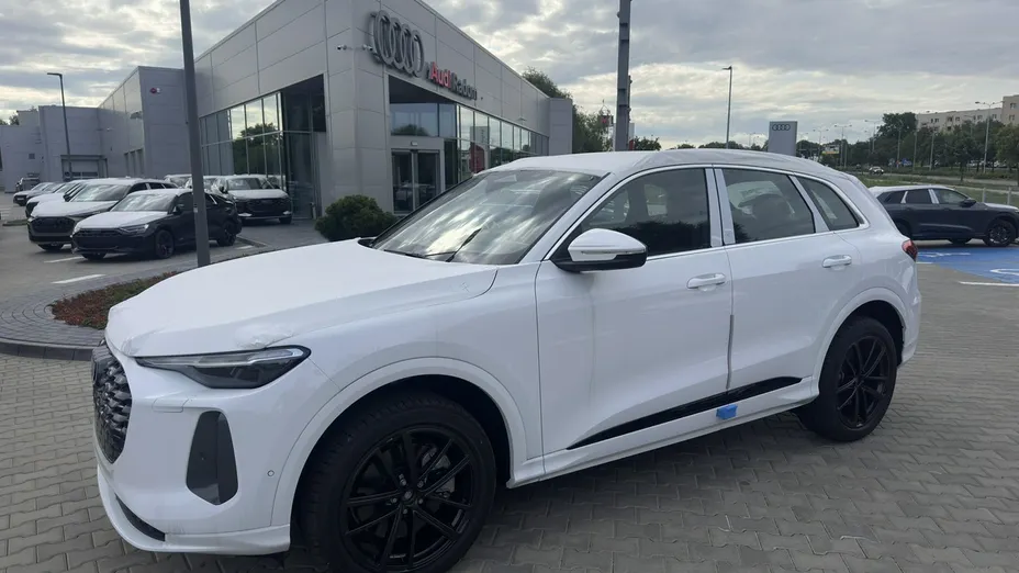 AUDI Q5 -
