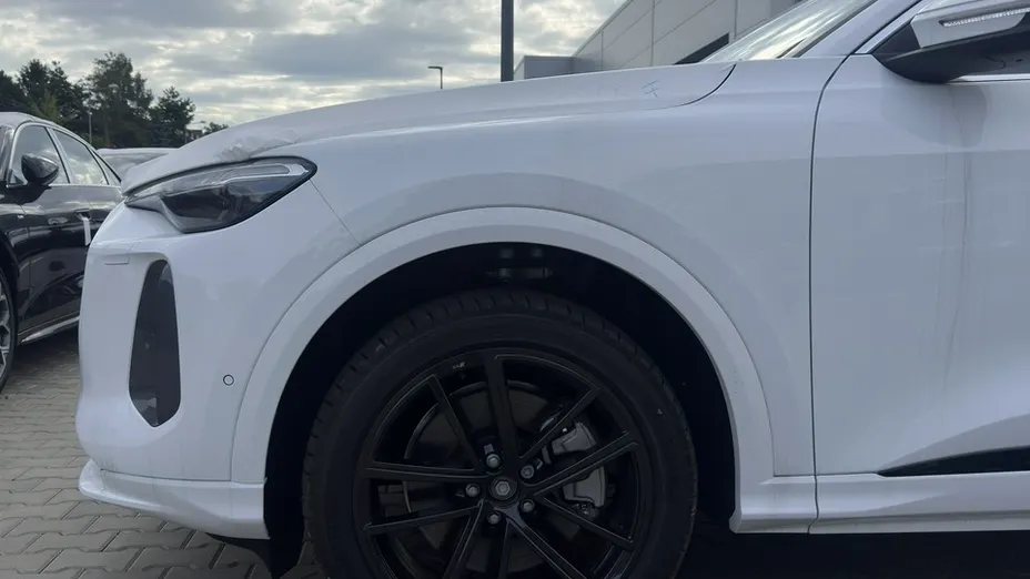 AUDI Q5 -