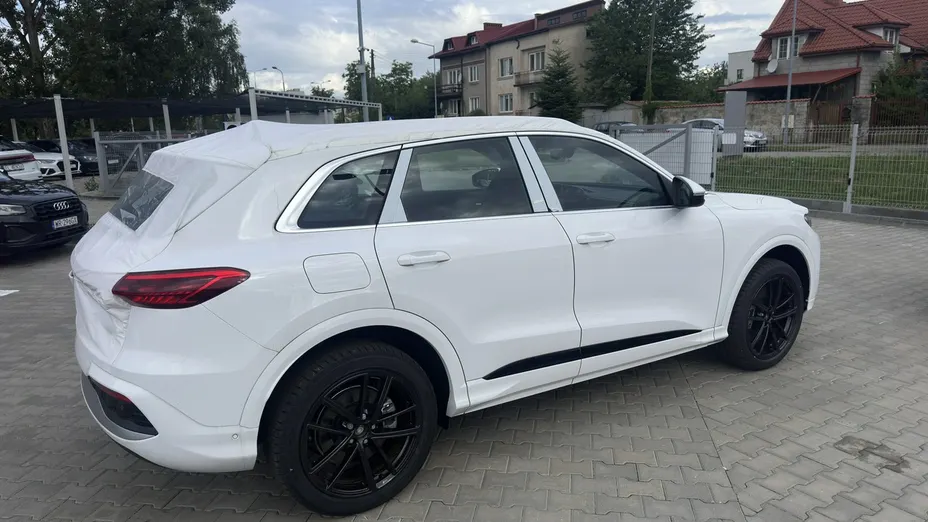 AUDI Q5 -