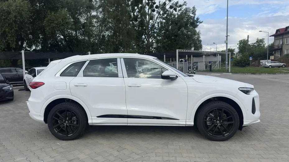AUDI Q5 -