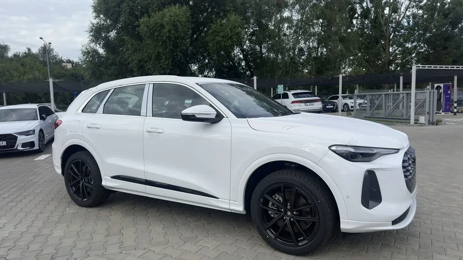 AUDI Q5 -