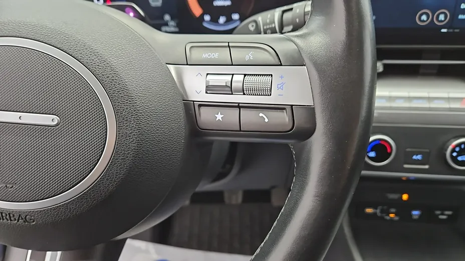 HYUNDAI Kona -