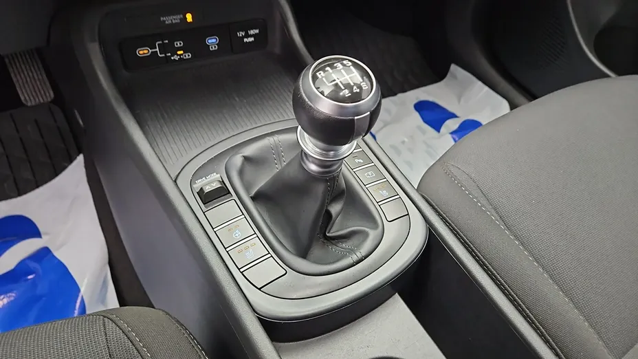 HYUNDAI Kona -