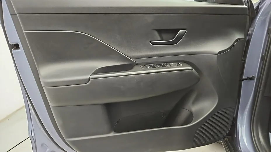 HYUNDAI Kona -