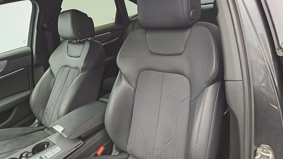 AUDI A6 -