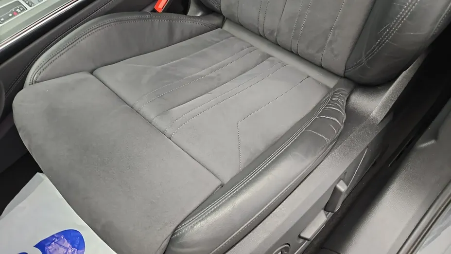 AUDI A6 -