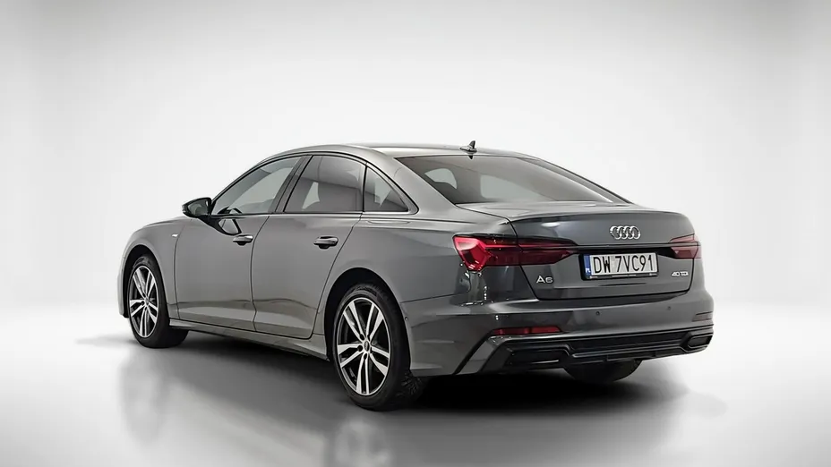 AUDI A6 -