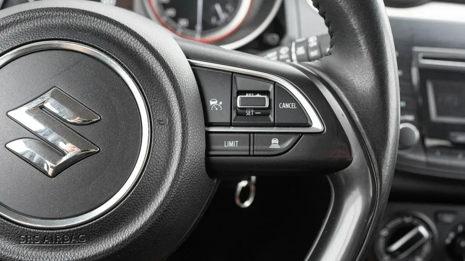 SUZUKI Swift -