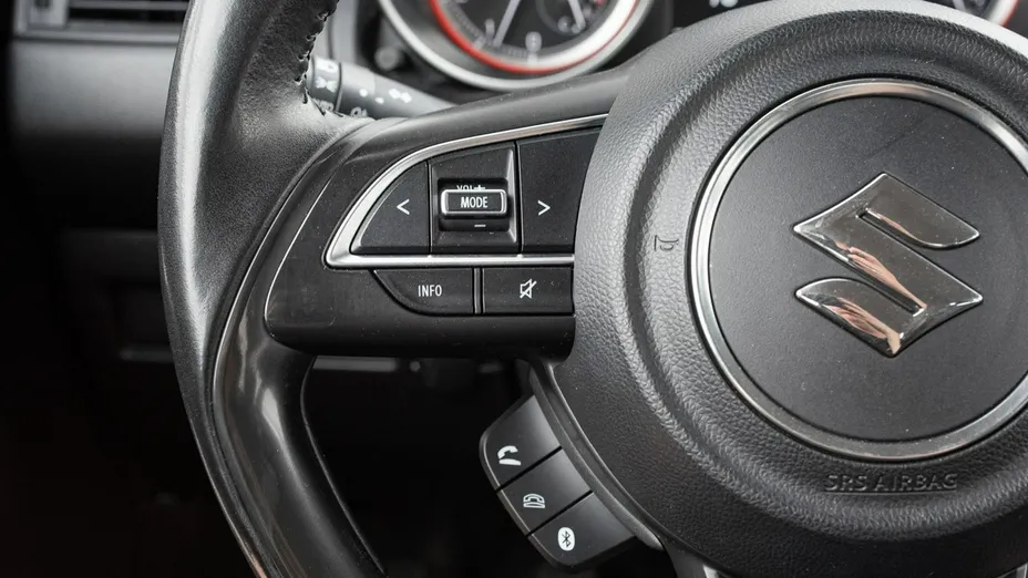 SUZUKI Swift -