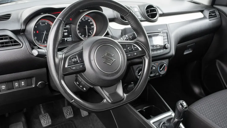 SUZUKI Swift -