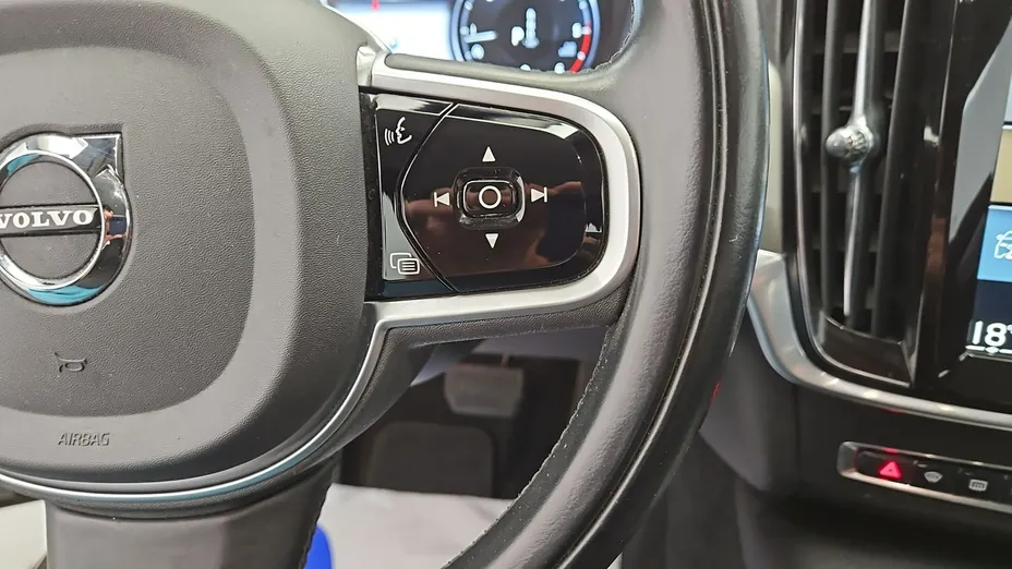 VOLVO V90 -