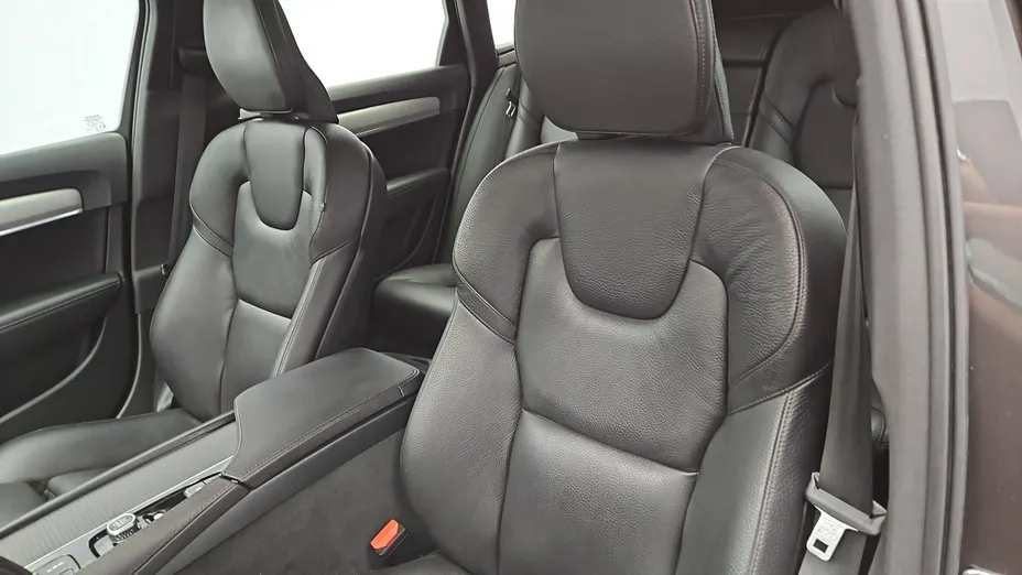 VOLVO V90 -