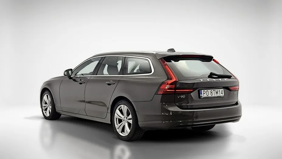 VOLVO V90 -