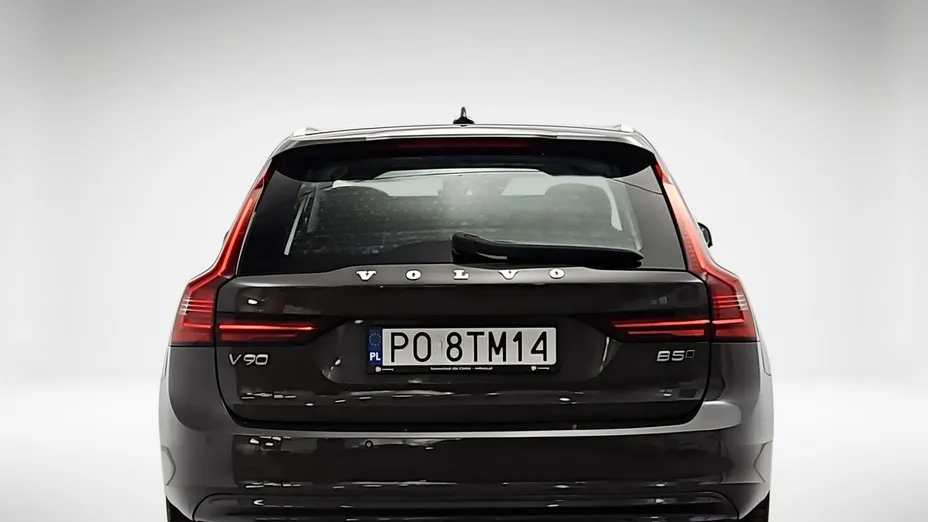 VOLVO V90 -