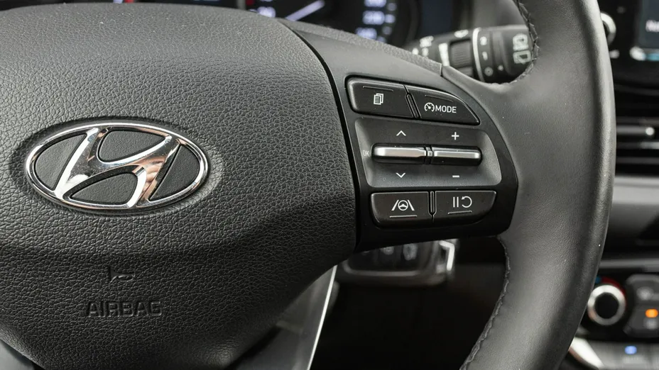 HYUNDAI i30 -