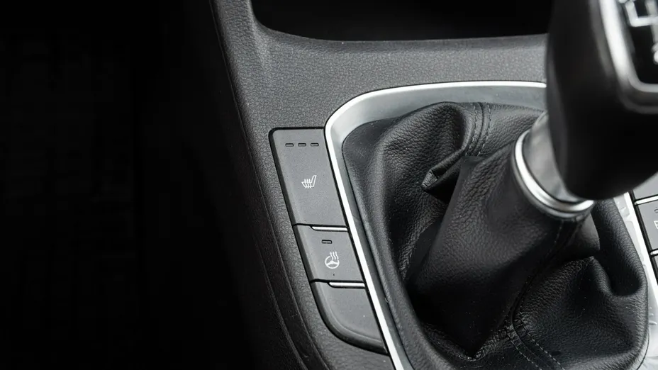 HYUNDAI i30 -