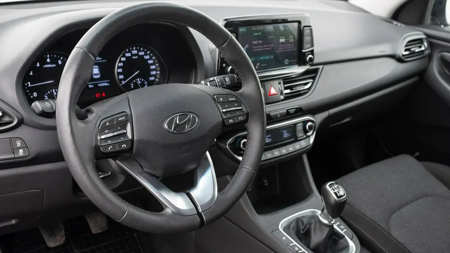 HYUNDAI i30 -