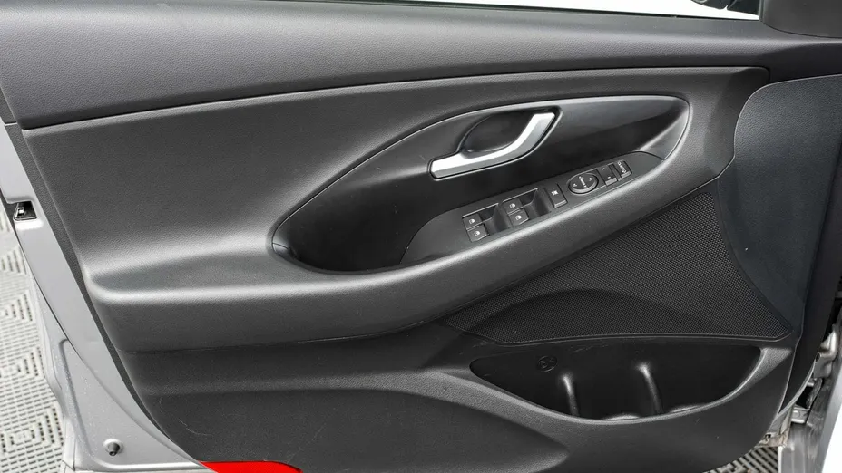 HYUNDAI i30 -