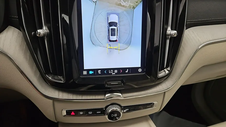 VOLVO XC60 -