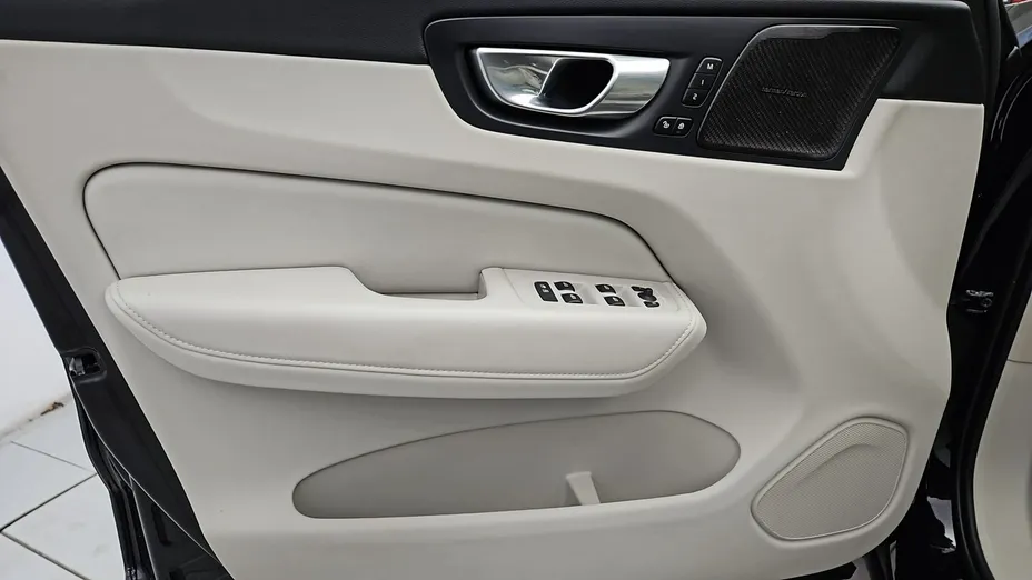 VOLVO XC60 -