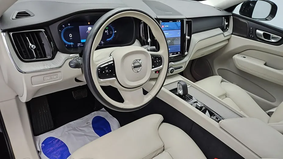 VOLVO XC60 -