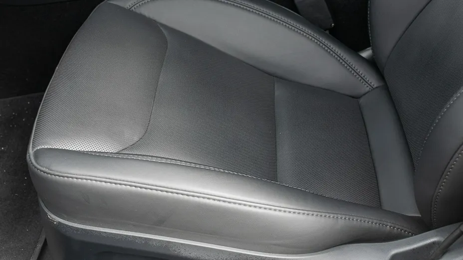 TESLA Model 3 -
