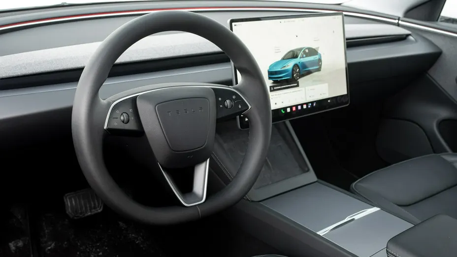 TESLA Model 3 -