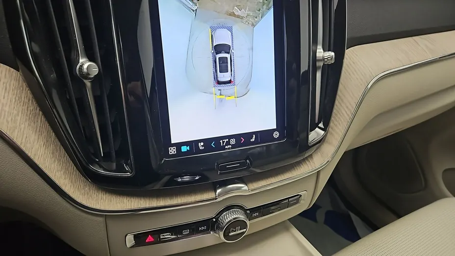VOLVO XC60 -