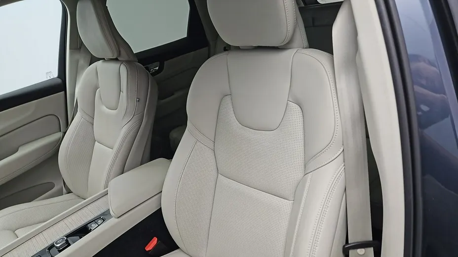 VOLVO XC60 -