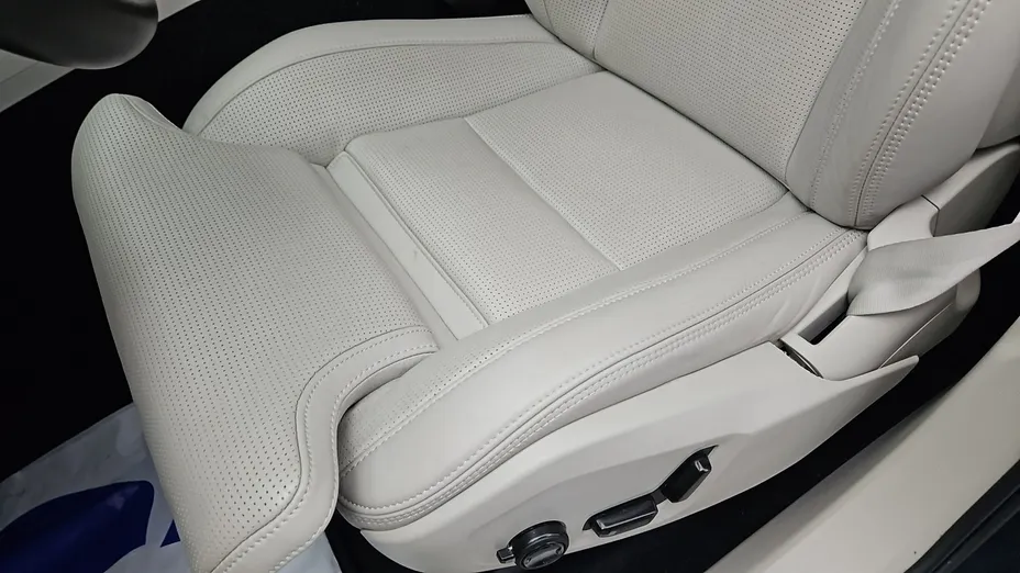 VOLVO XC60 -