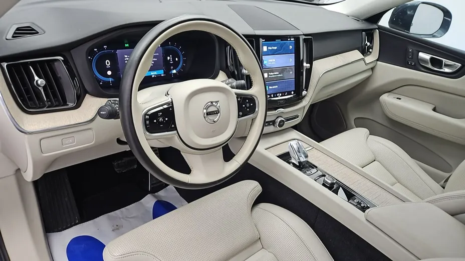 VOLVO XC60 -
