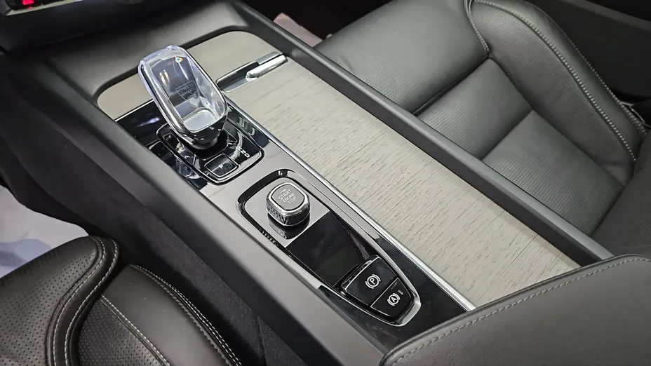 VOLVO V60 -
