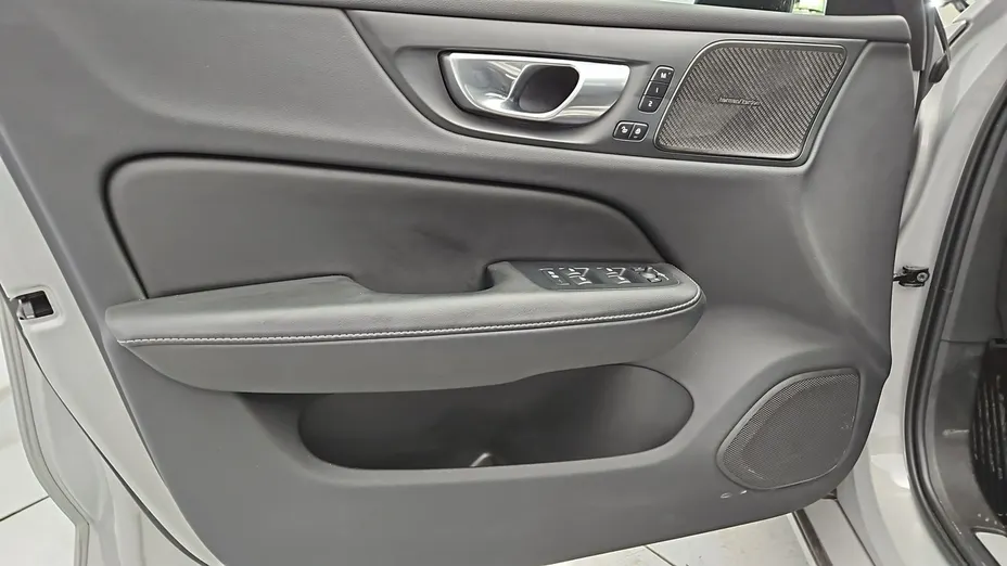 VOLVO V60 -