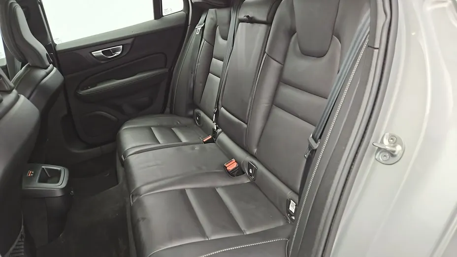 VOLVO V60 -