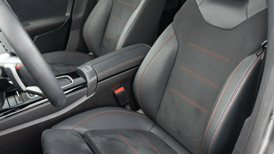 MERCEDES-BENZ CLA -