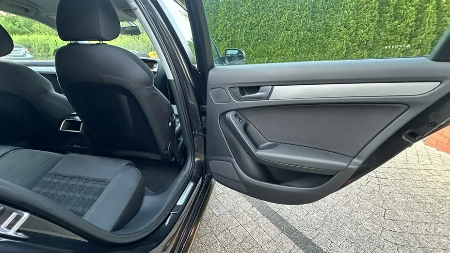AUDI A4 -